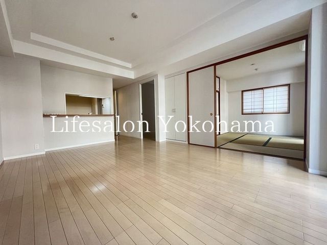 �y���ԁE���r���O�z�@