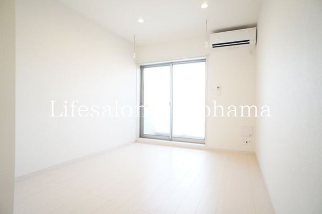 �y���ԁE���r���O�z�@