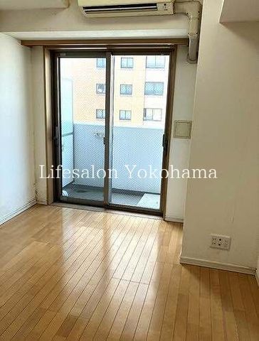 �y���ԁE���r���O�z�@