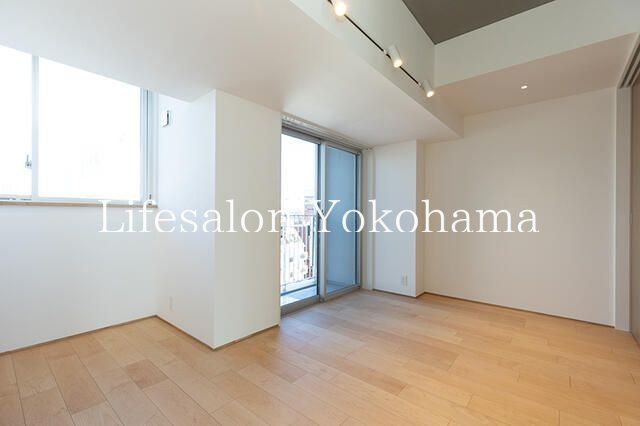 �y���̑������E�X�y�[�X�z�@