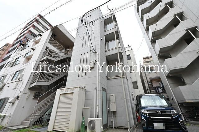 yOρz@