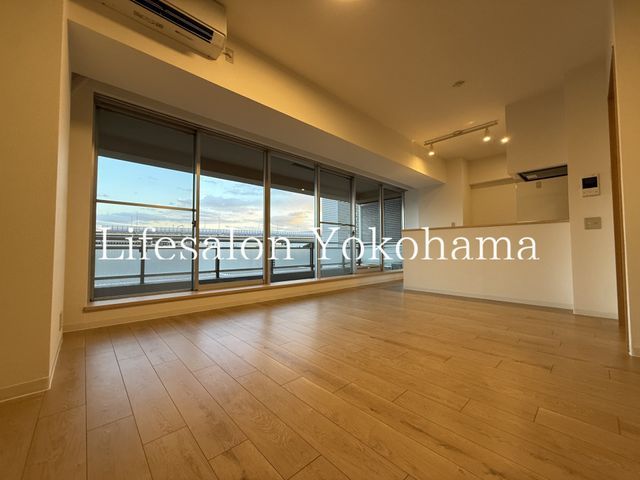 �y���ԁE���r���O�z�@���r���O/����