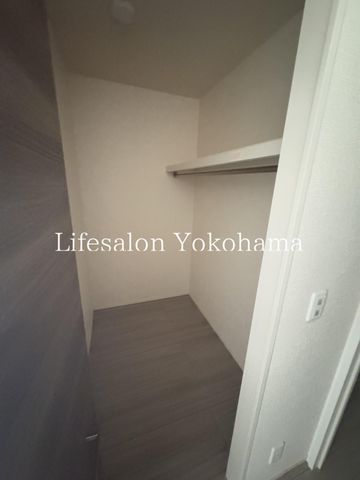 y[z@