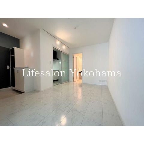 �y���ԁE���r���O�z�@