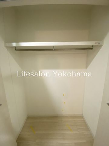 y[z@[