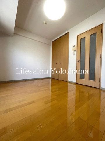 �y���ԁE���r���O�z�@