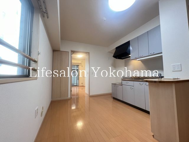 �y���ԁE���r���O�z�@