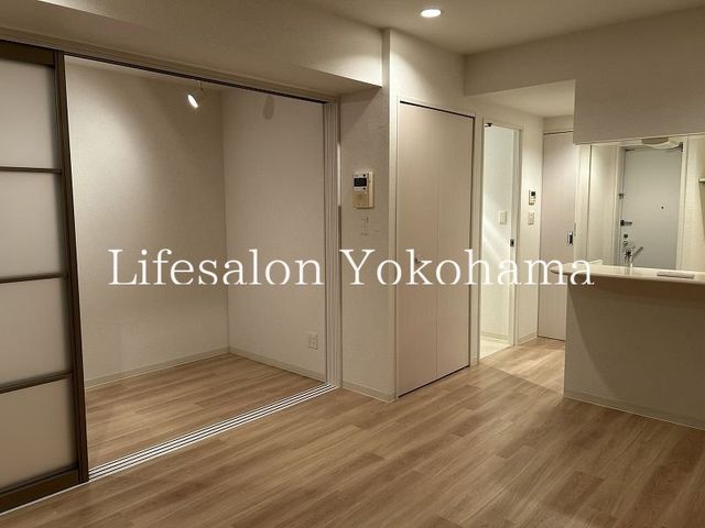 �y���ԁE���r���O�z�@