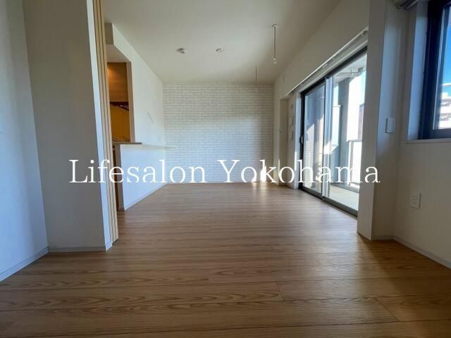 �y���ԁE���r���O�z�@