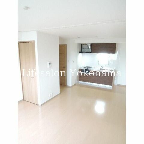 �y���ԁE���r���O�z�@