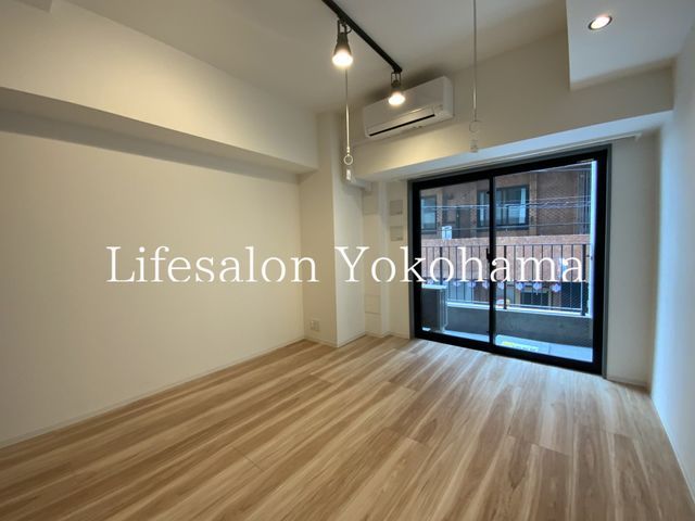 �y���ԁE���r���O�z�@