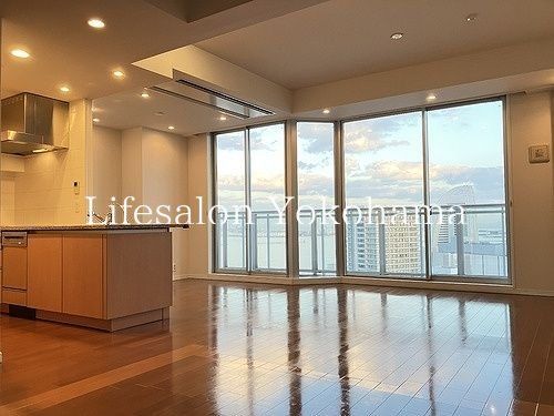 �y���ԁE���r���O�z�@