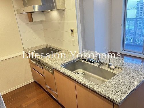 �y�L�b�`���z�@