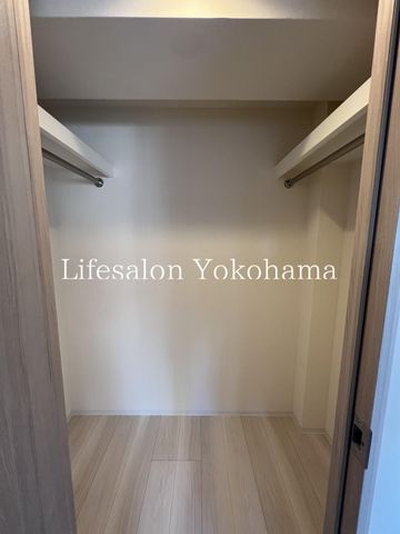 y[z@[