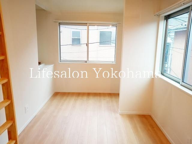 �y���ԁE���r���O�z�@