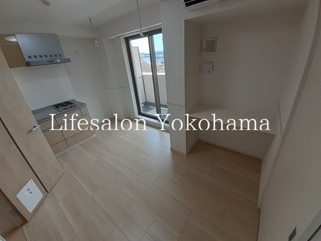 �y���ԁE���r���O�z�@
