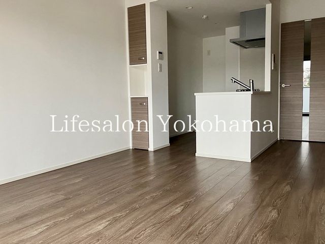 �y���ԁE���r���O�z�@