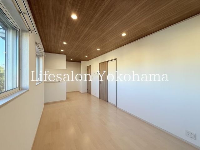 �y���ԁE���r���O�z�@