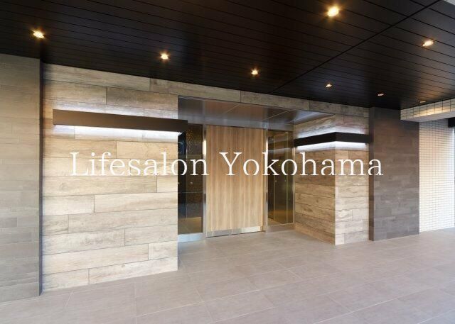 �y�G���g�����X�z�@