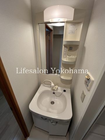 yʏz@