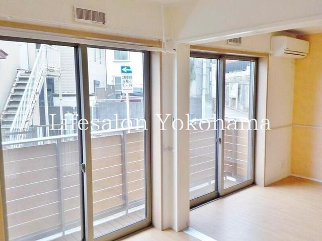 �y���ԁE���r���O�z�@