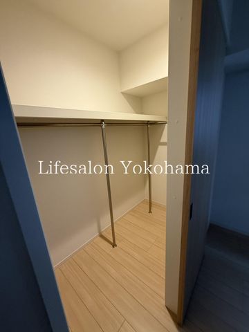 y[z@[
