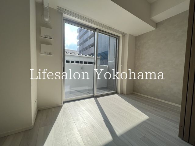 �y�����E���r���O�z�@