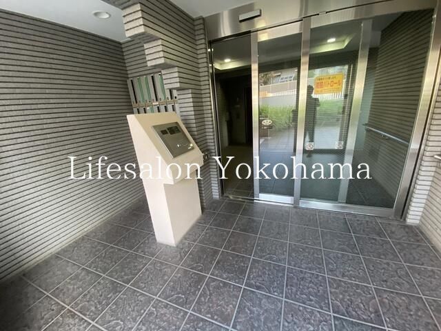 �y�G���g�����X�z�@