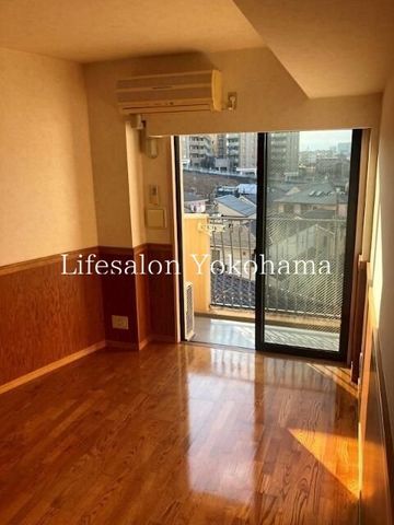 �y���ԁE���r���O�z�@