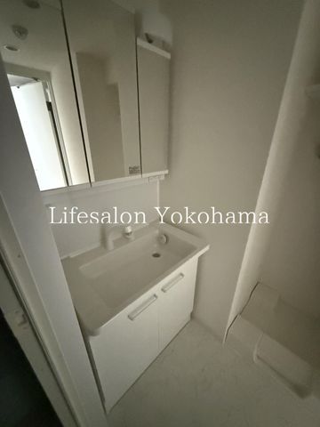 �y���ʏ��z�@�ݔ�