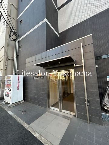 �y�G���g�����X�z�@