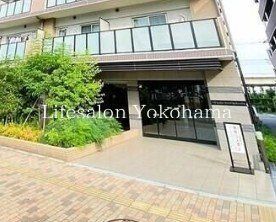 �y�G���g�����X�z�@