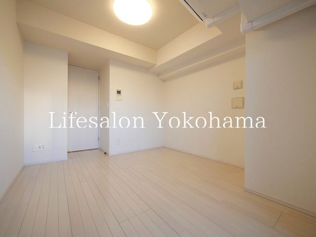 �y���ԁE���r���O�z�@