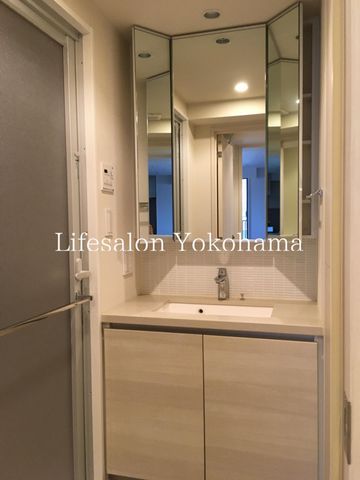 �y���ʏ��z�@�ݔ�