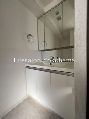 �y���ʏ��z�@�ݔ�
