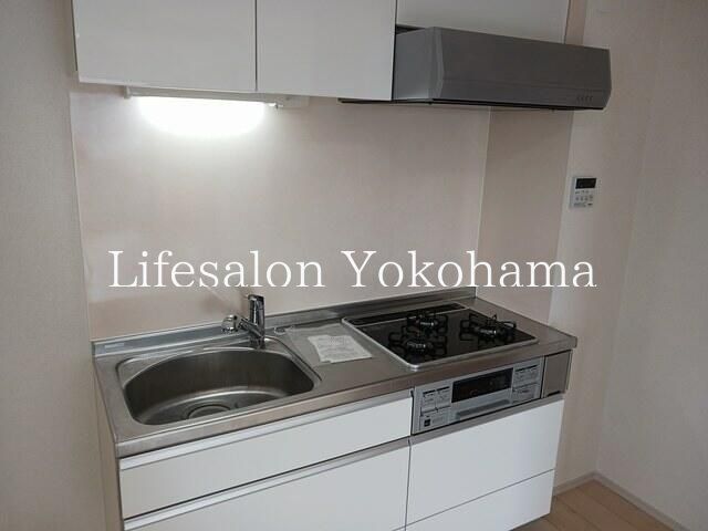 yLb`z@