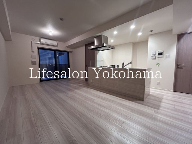 �y���ԁE���r���O�z�@