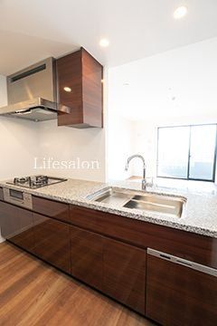 �y�L�b�`���z�@