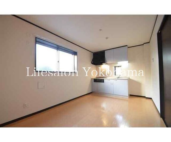 �y���ԁE���r���O�z�@