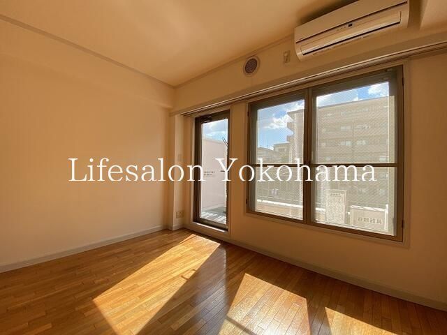 �y���ԁE���r���O�z�@