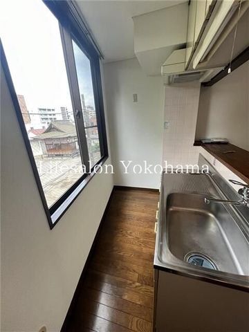 �y�L�b�`���z�@