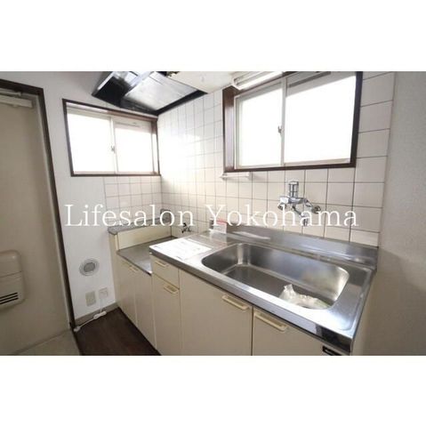 �y�L�b�`���z�@