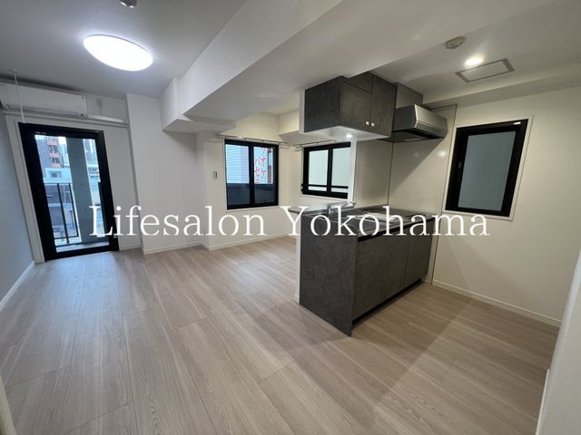 �y���ԁE���r���O�z�@