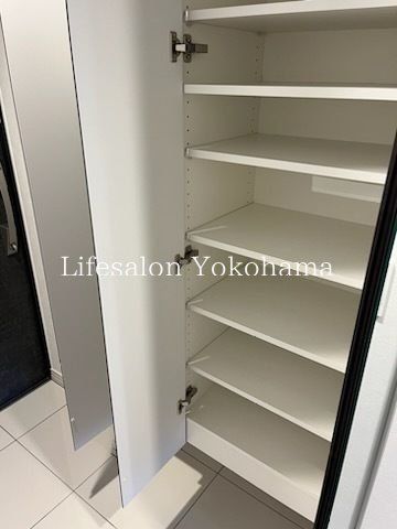 y[z@