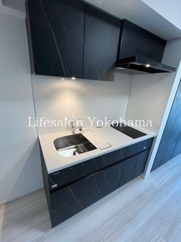 yLb`z@