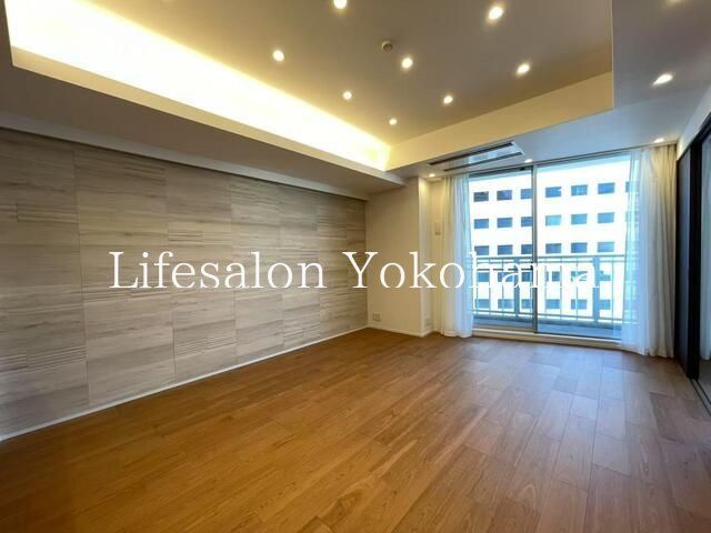 �y���ԁE���r���O�z�@