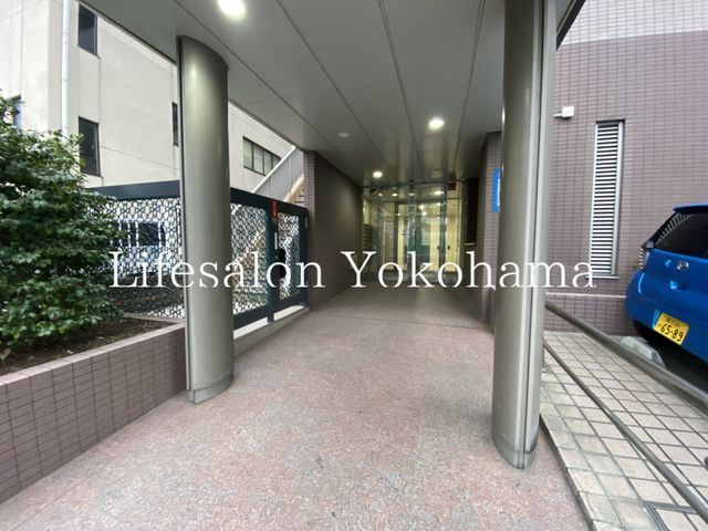�y�G���g�����X�z�@