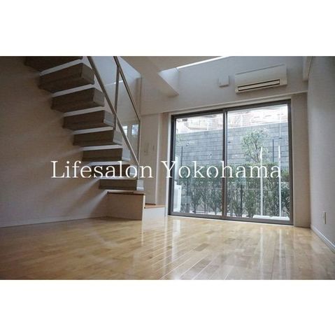 �y���ԁE���r���O�z�@