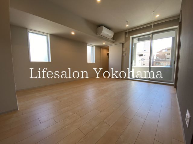 �y���ԁE���r���O�z�@���r���O/����