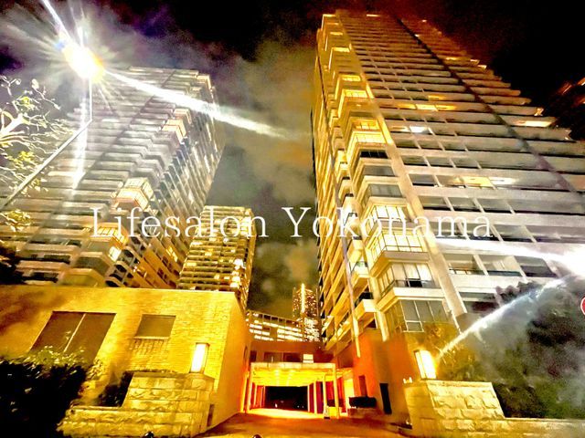 yOρz@